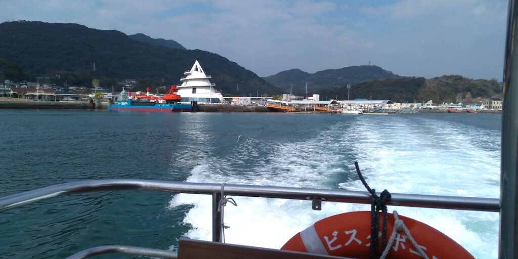 海のピラミッド