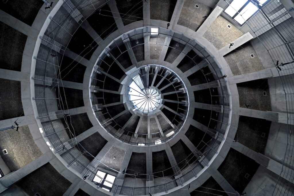 海のピラミッド