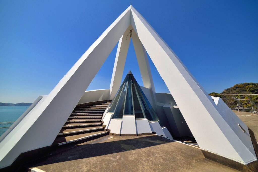 海のピラミッド