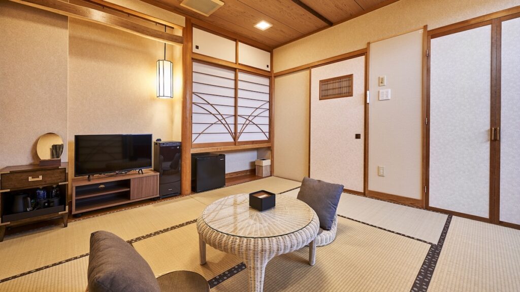 湯本天然温泉ホテル